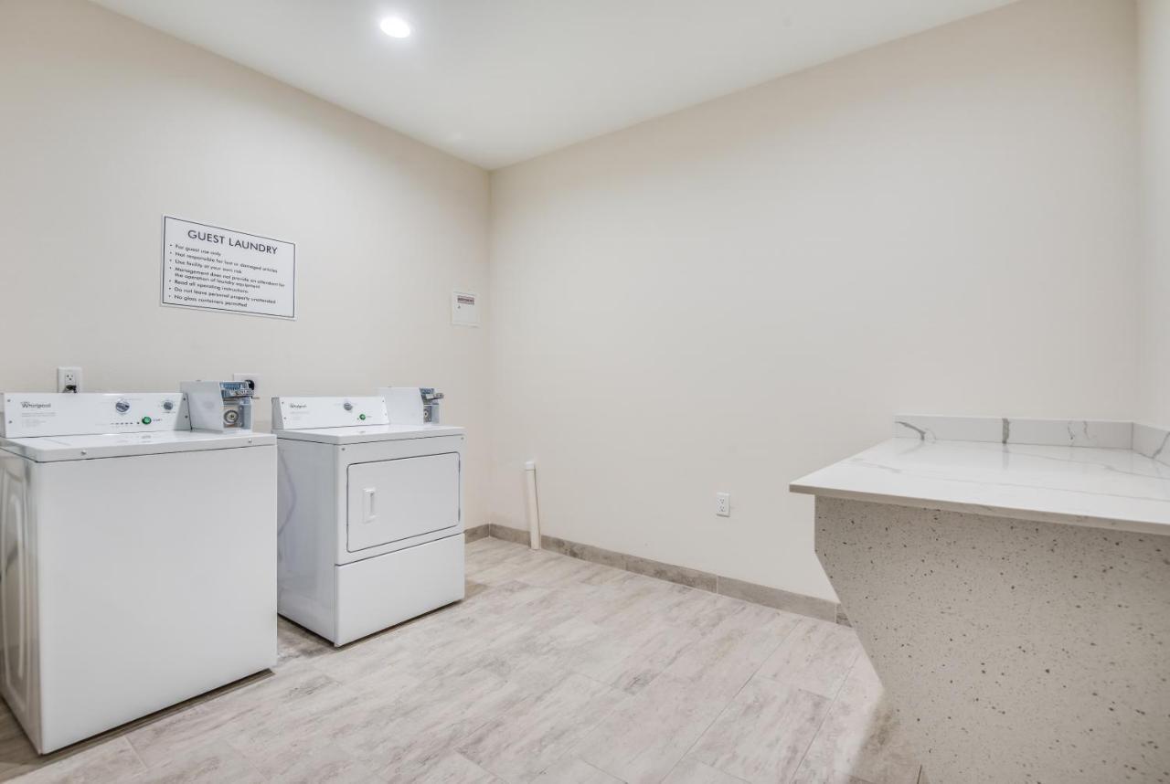 Americas Best Value Inn & Suites Houston At Hwy 6 Buitenkant foto