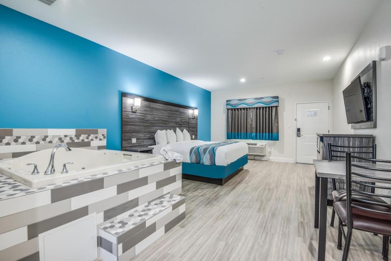 Americas Best Value Inn & Suites Houston At Hwy 6 Buitenkant foto